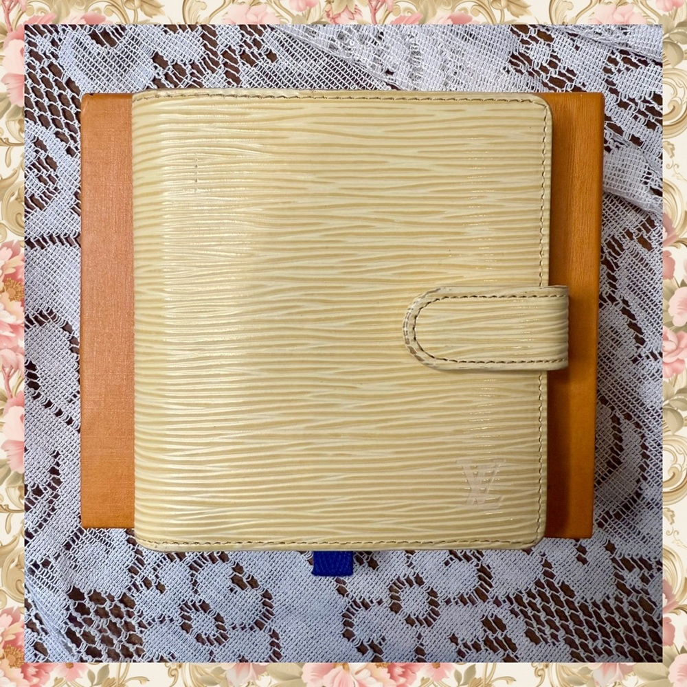 Louis Vuitton Porte-Billets Yellow Epi Leather Wallet